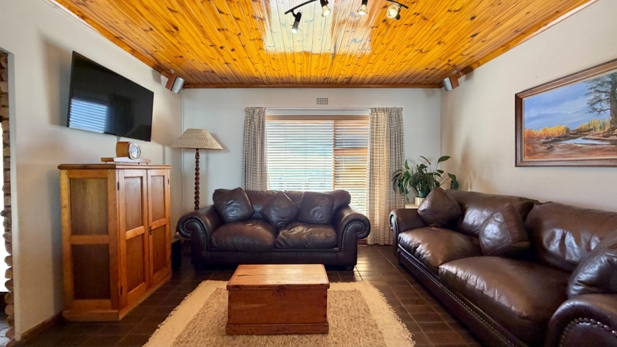 4 Bedroom Property for Sale in Mountainside Western Cape